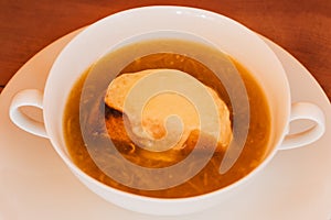 French Onion Soup â€“ Soupe Ã  lâ€™Oignon Lyonnaise